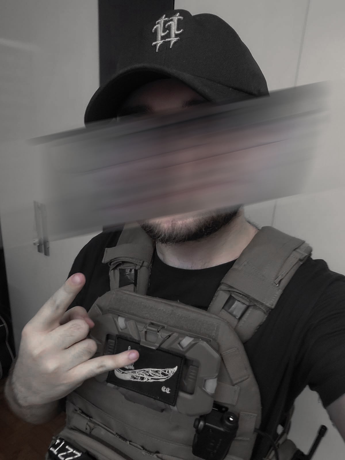 The [tt] Officer Dad Hat usado por @operator_kolibri